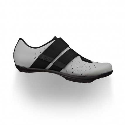best-gravel-shoes-fizik-1-terra-powerstrap-x4-light-grey-black