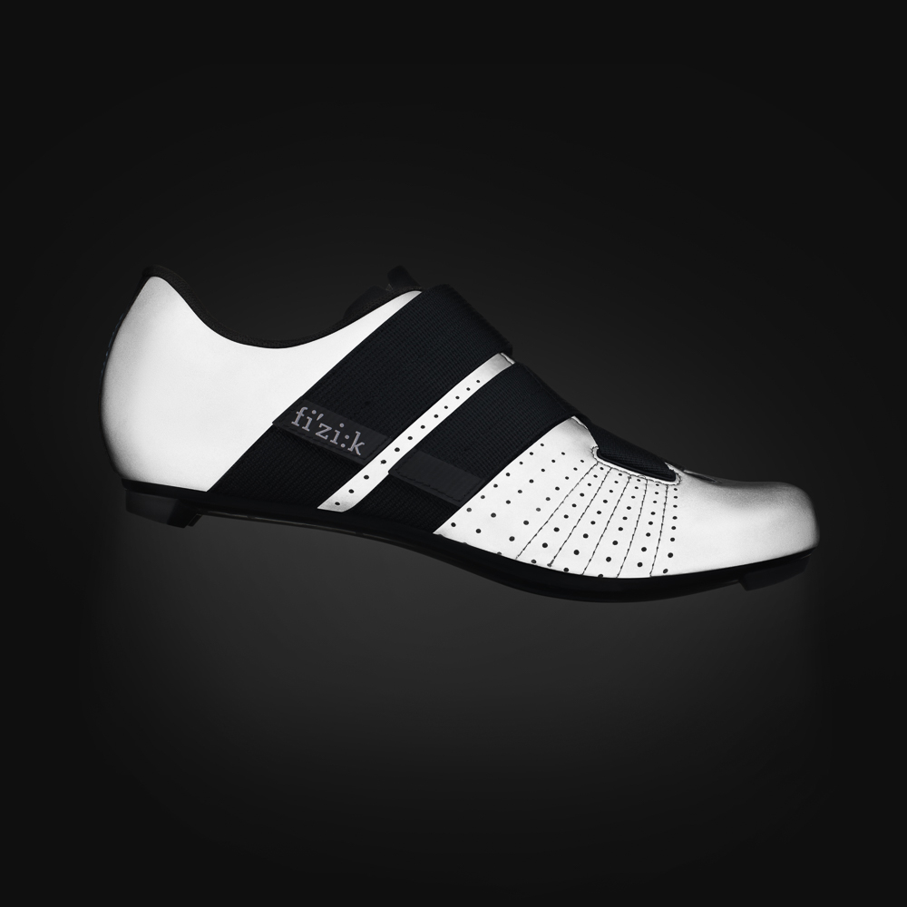 Road cycling shoes - Tempo Powerstrap R5 reflective - Fizik