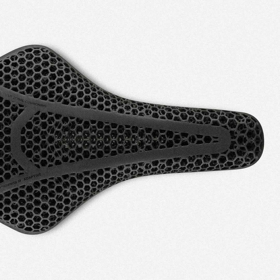 fizik-aeris-short-distance-R3-adaptive-kium-hollow-rail-saddle-for-high-performance