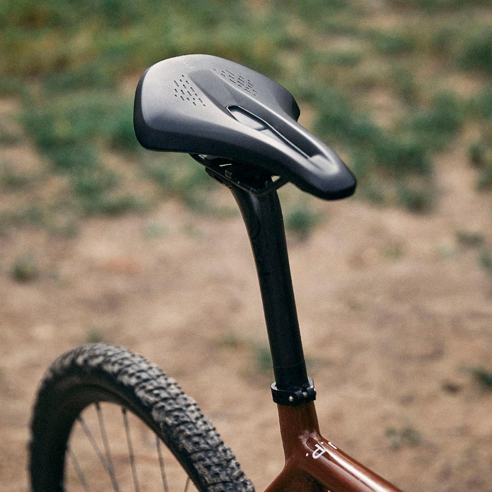 Gravel bike saddle with short nose Terra Argo X3 Fizik