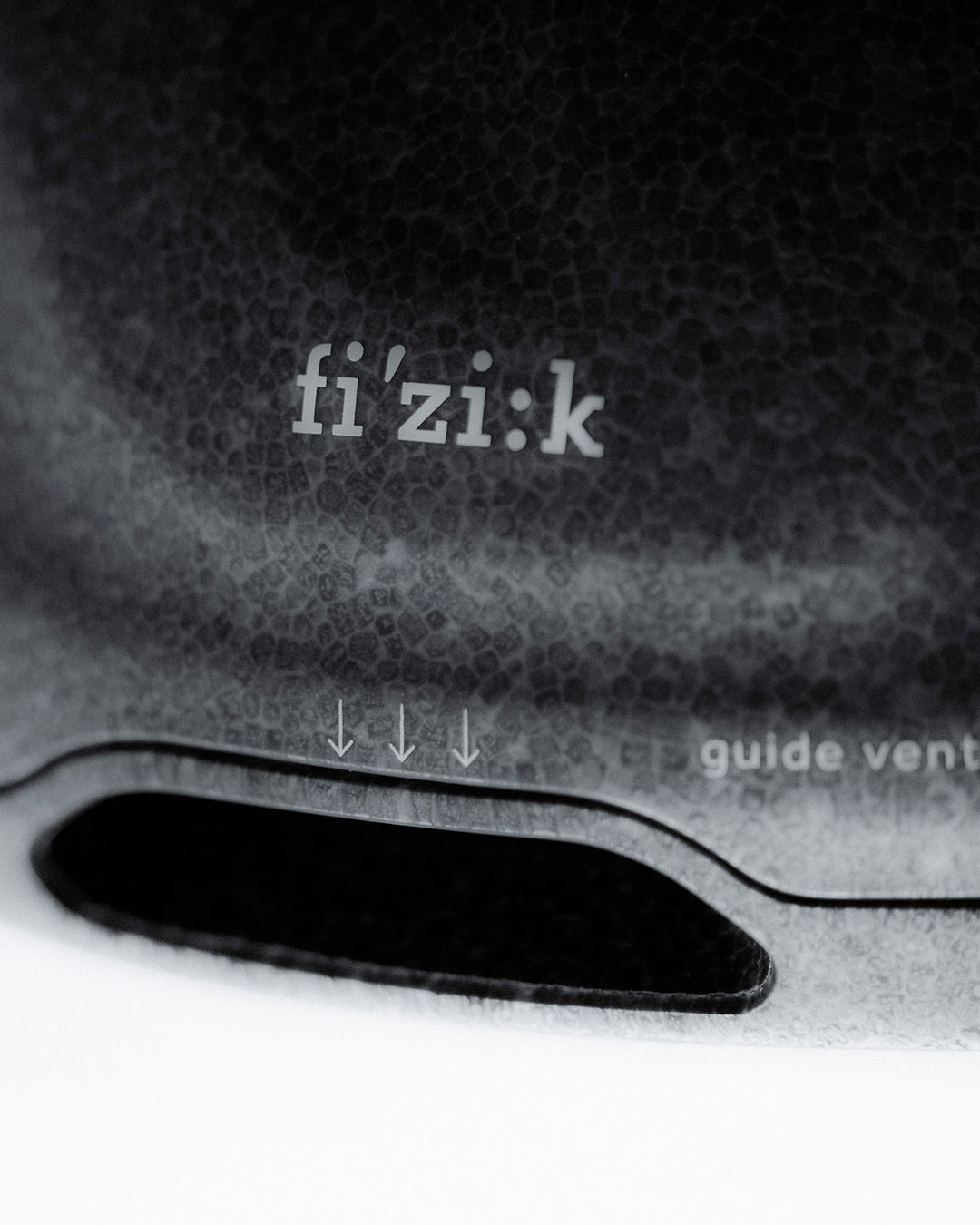 fizik-kudo-aero-arche-type-road-racing-helmet