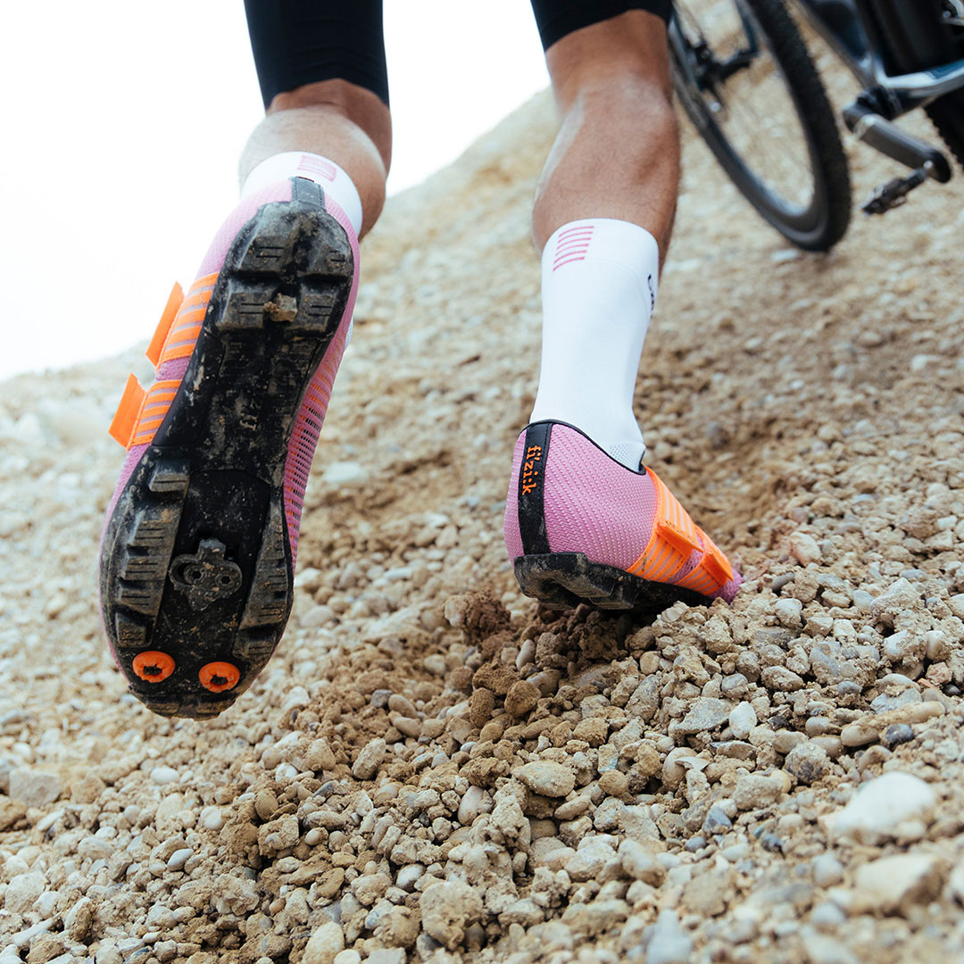 fizik-powerstrap-aeroweave-x-velcro-strap-cycling-shoes