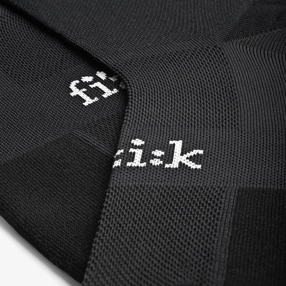 fizik-socks-road