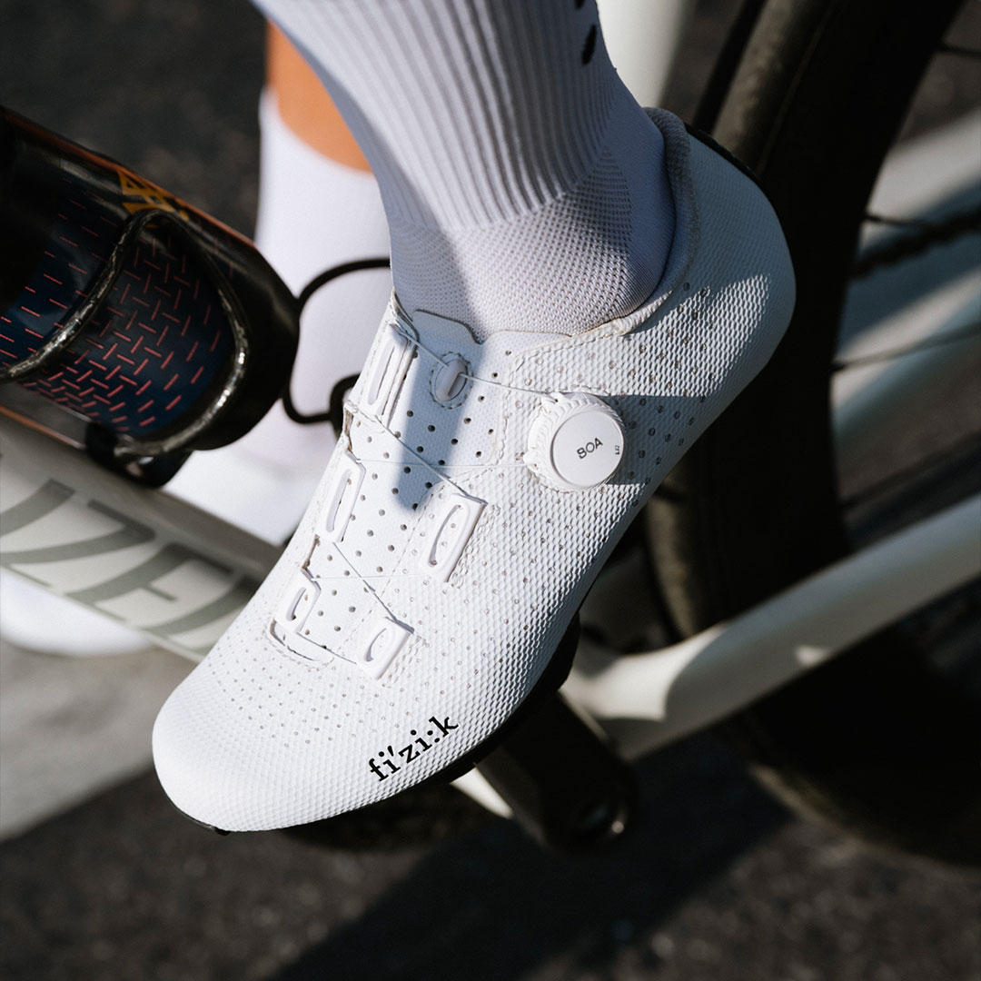 Cycling shoes for wide feet - Tempo Decos Carbon Wide - Fizik Cycling shoes for wide feet - Tempo Decos Carbon Wide - Fizik