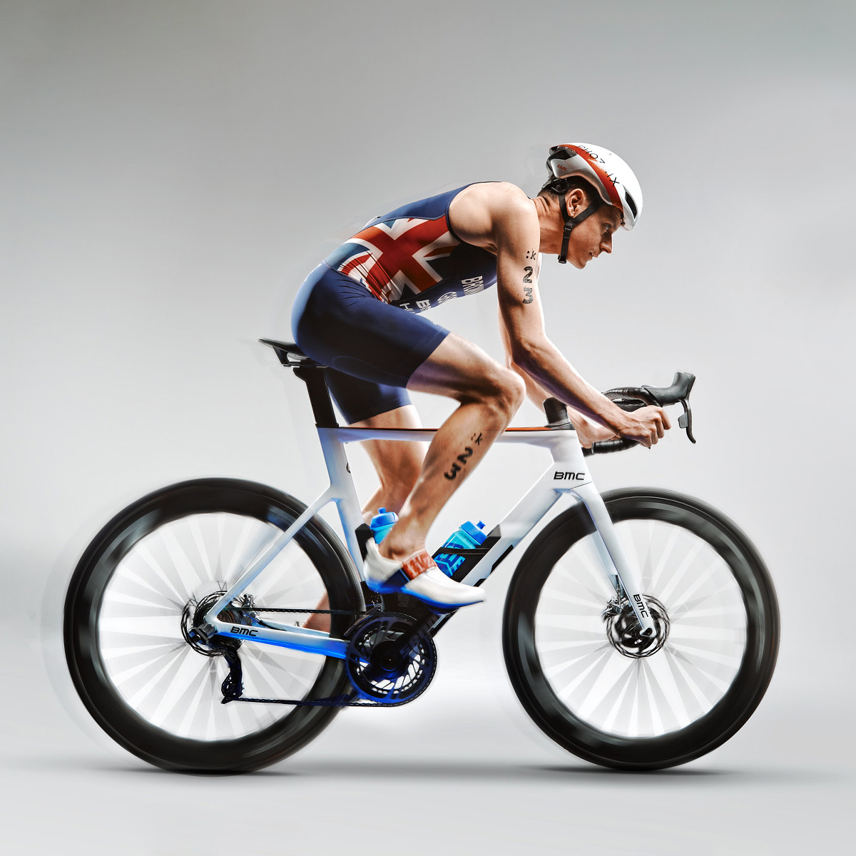 fizik-transiro-aeris-short-distance-carbon-rails-triathlon-saddle