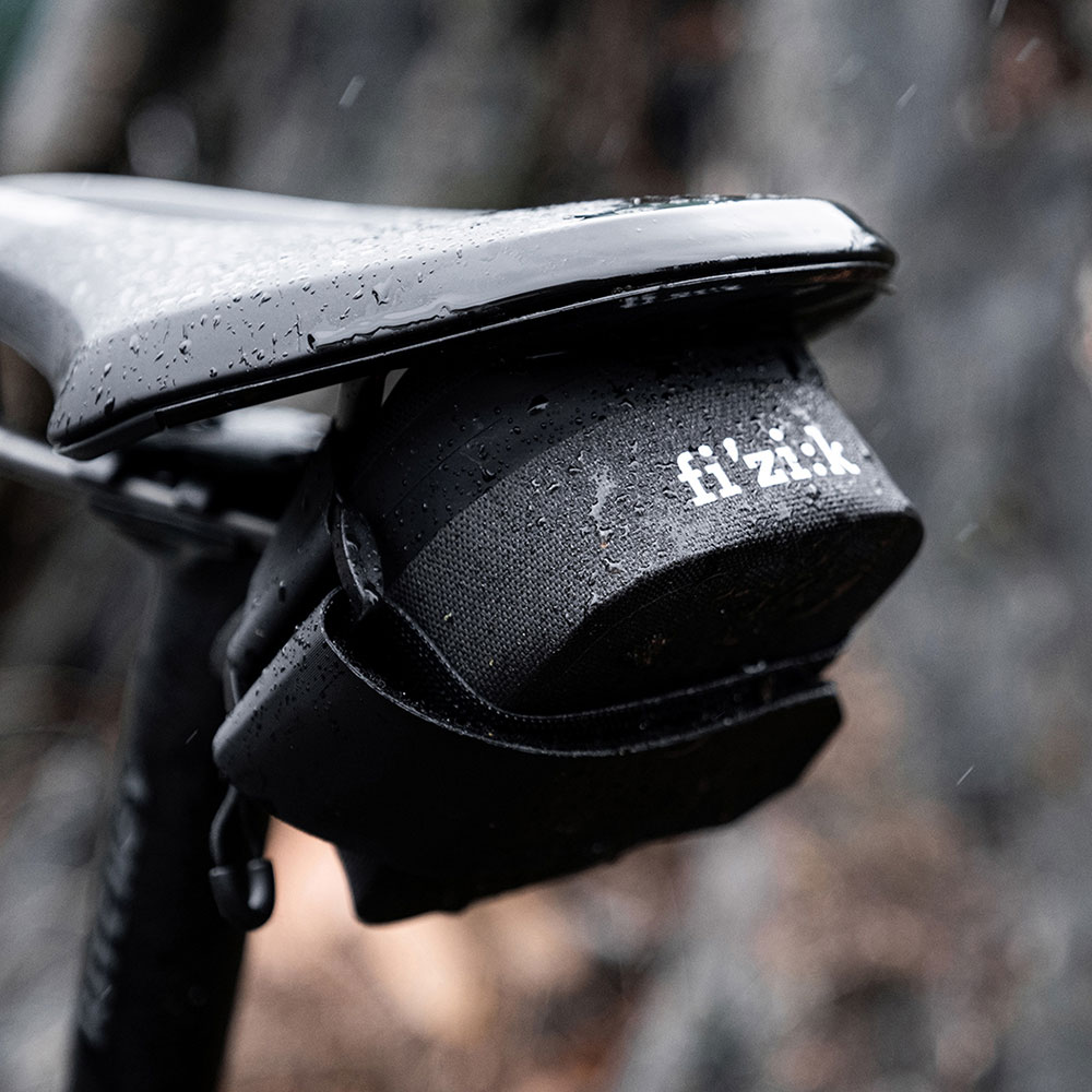 fizik-water-repellent-saddle-bag