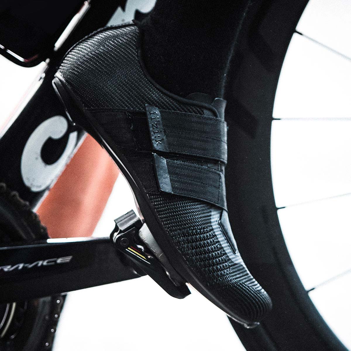 Road cycling shoes - Vento Powerstrap R2 Aeroweave - Fizik