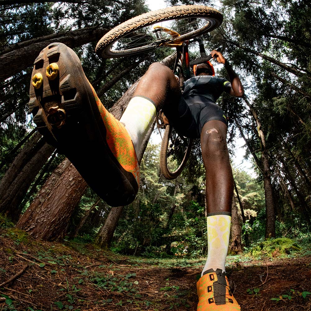 terra-atlas-black-mamba-fizik-orange-green-off-road-shoes